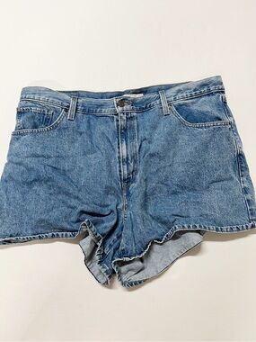 Levis Womens Classic Medium Wash High Waisted Mom Denim Shorts Size 20W